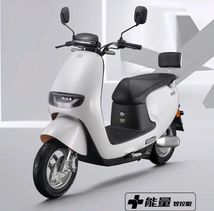 绿佳新款电动车评测:搭载+能量电机,高效省电,最大续航136公里