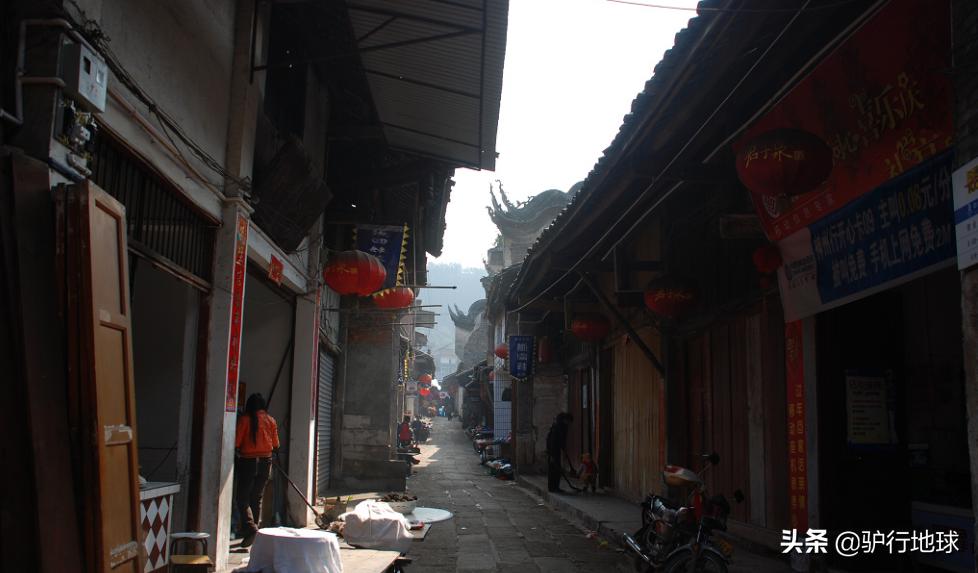 成都附近的古镇最值得去的是哪个,2022春节成都周边有年味的古镇