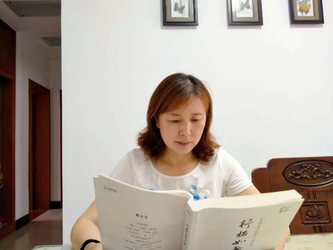 教师如何培养小学生的阅读能力,小学教师靠阅读成功