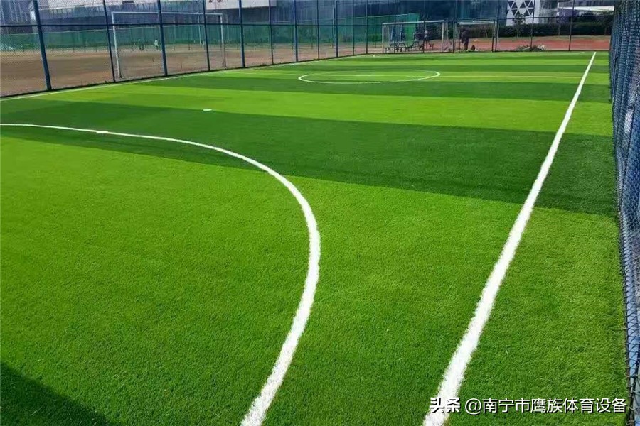 五人制足球场人造草坪铺设多少钱,修建人工草坪足球场需要多少钱