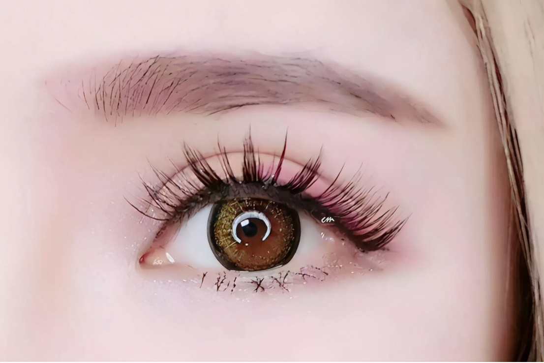 喜欢戴美瞳的女人什么性格,喜欢戴美瞳的女人分析