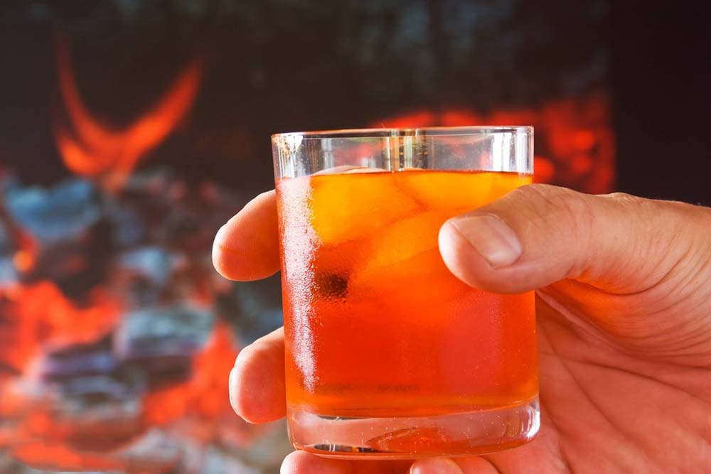 如何巧妙喝啤酒,喝啤酒技巧和手法