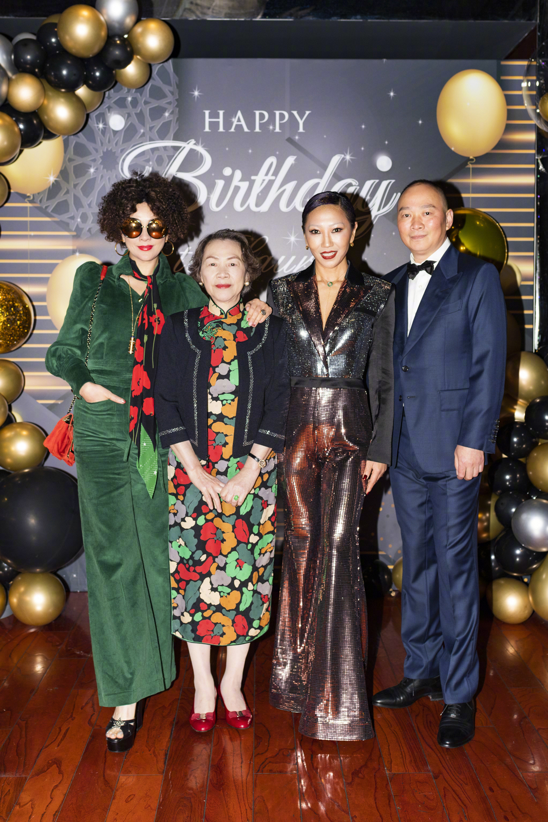 51岁刘嘉玲穿牛仔背带裤 (刘嘉玲同款连体牛仔裤)