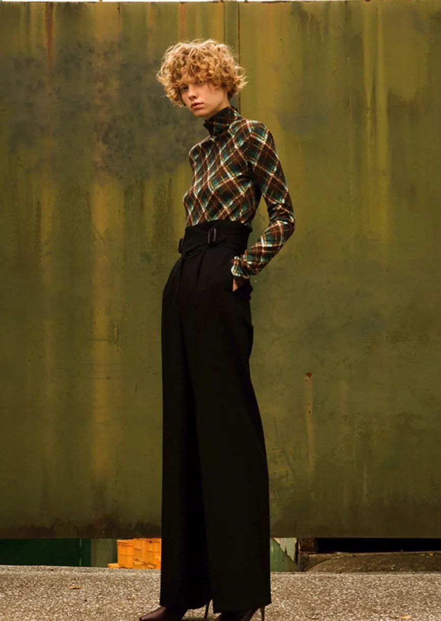 闊╁墽濂宠绌挎惌鍝佺墝,闊╁墽濂充富绌挎惌鍝佺墝