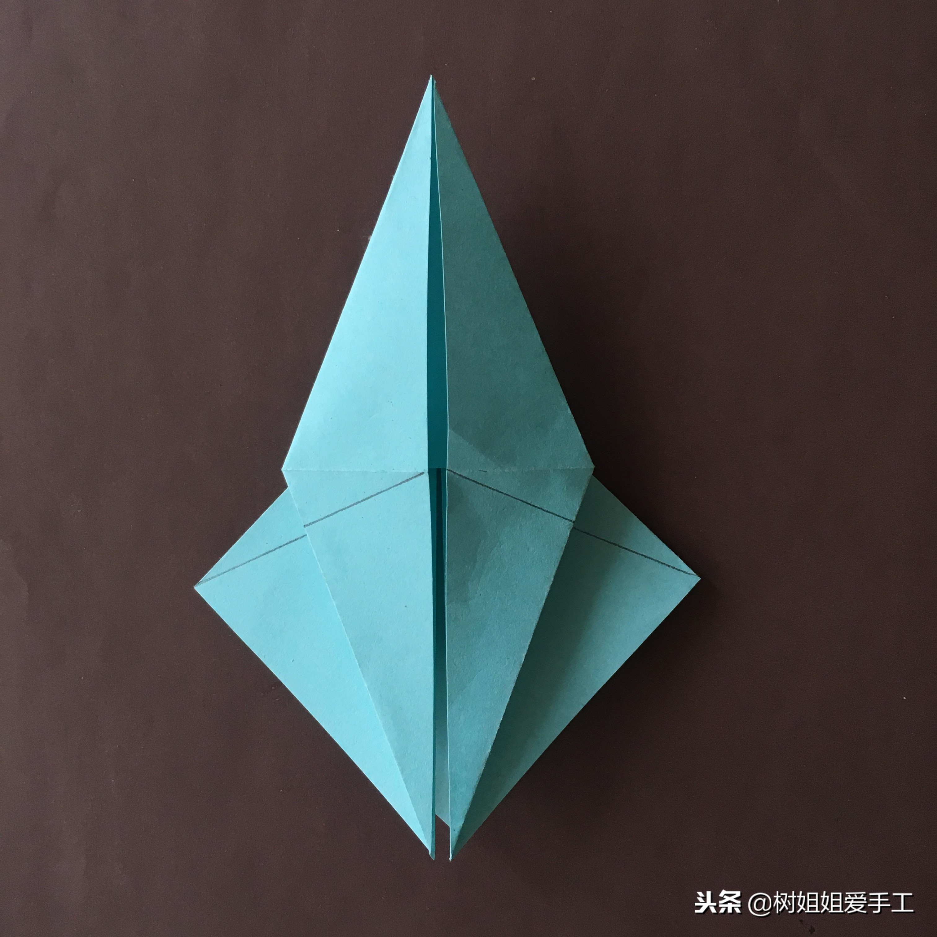 儿童热带鱼折纸图解,折热带鱼最简单折纸方法