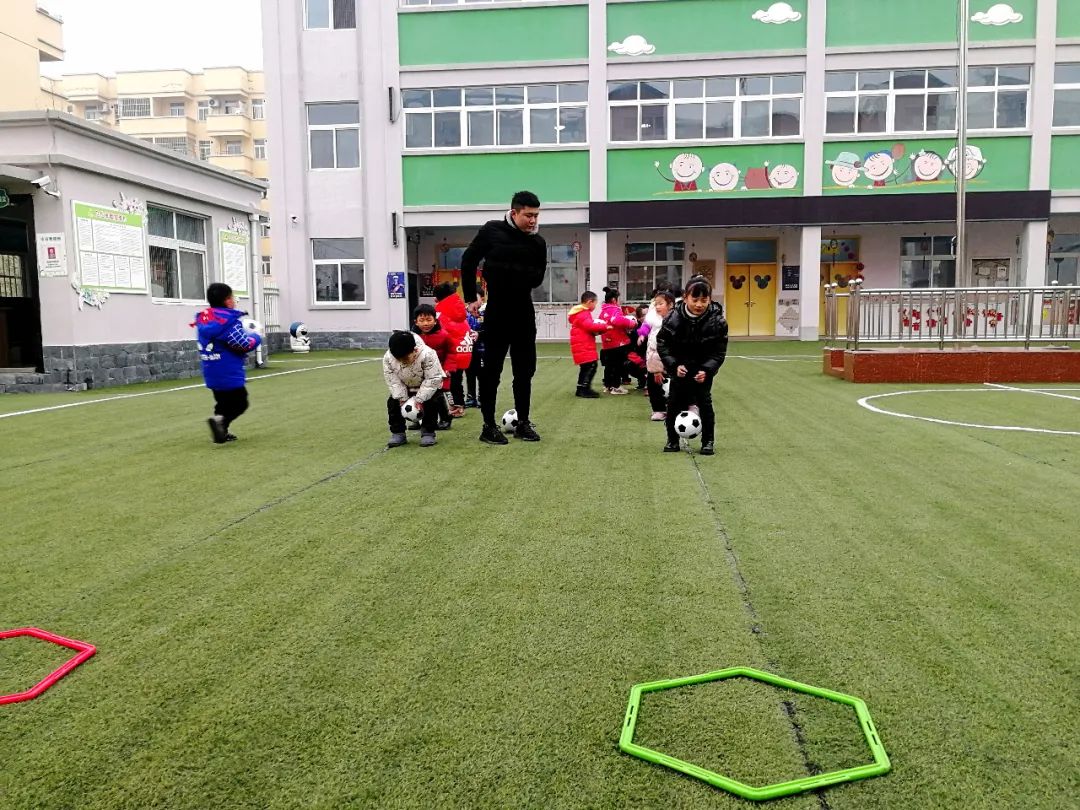 幼儿园足球展示活动方案,幼儿园足球展示活动