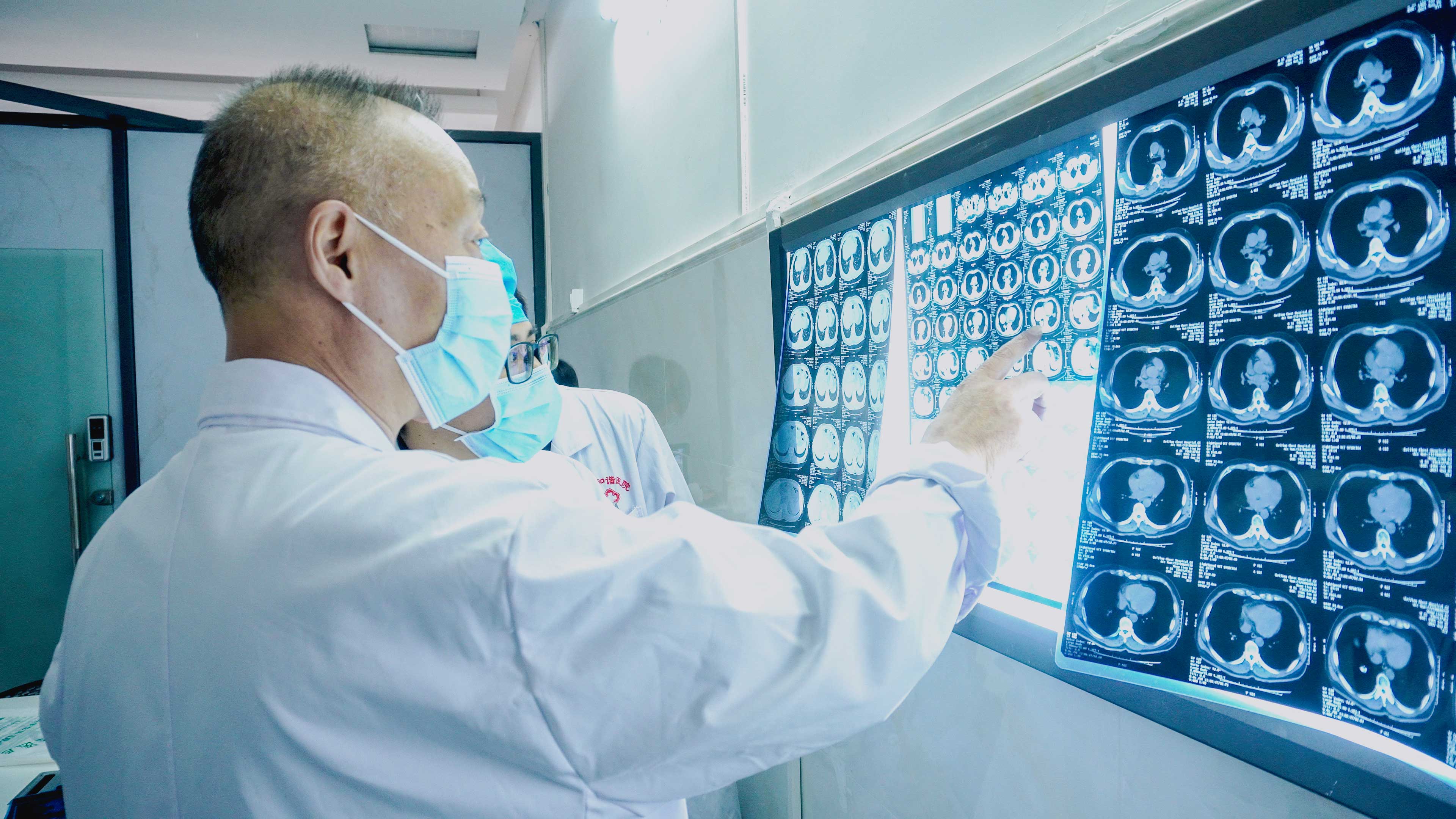 肺癌晚期转移到骨还能活多久,骨转移最好的治疗方案是什么