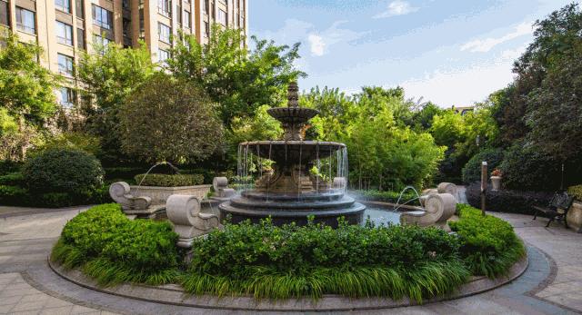 这家笨拙的开发商，名字里包含了所有中国人的希望