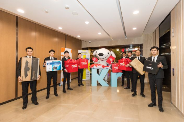 入驻氪空间欧气加持，一整车豪“鲤”花落朝阳门