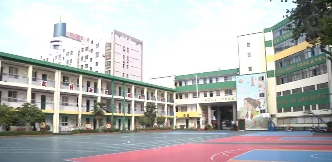 新乡七所学校入选2019年河南义务教育装备标准化实验学校