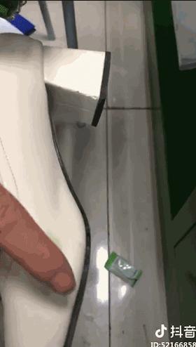 鞋盒千万别扔原来还有这个用处,鞋盒里的白布有什么用途