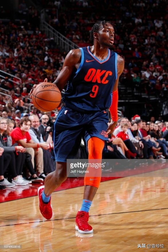 2018年圣诞大战詹姆斯穿的球鞋,2018年都有哪些经典球鞋