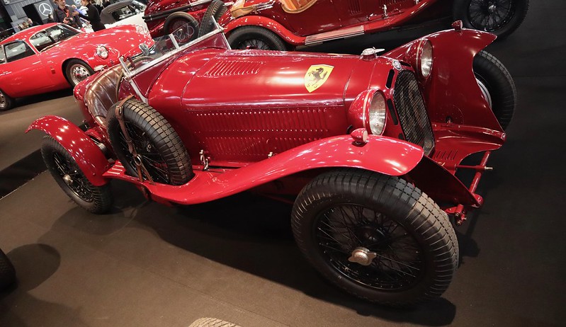 跃马的标志是什么,法拉利跃马车标的由来你知道吗