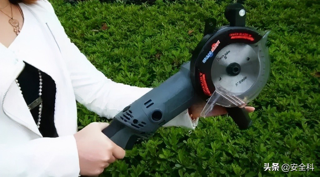 砂轮机未设置防护罩安全隐患描述,砂轮机防护罩安装标准