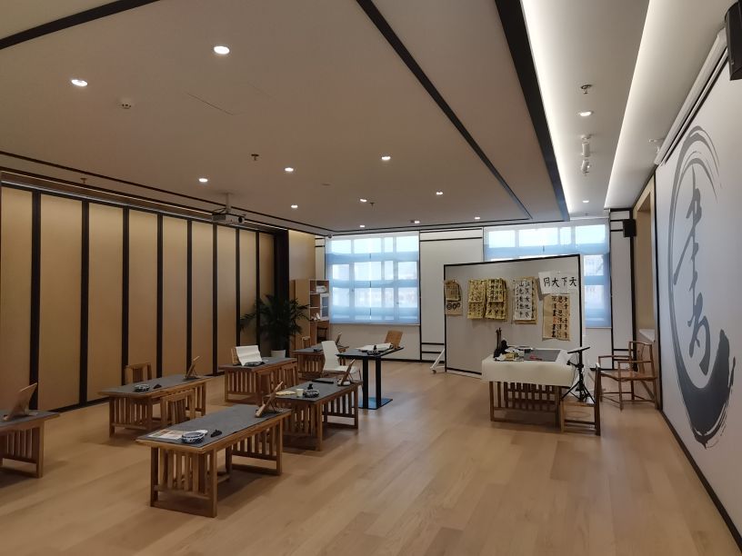 九力国际教育综合体夜景,九力国际教育综合体广告