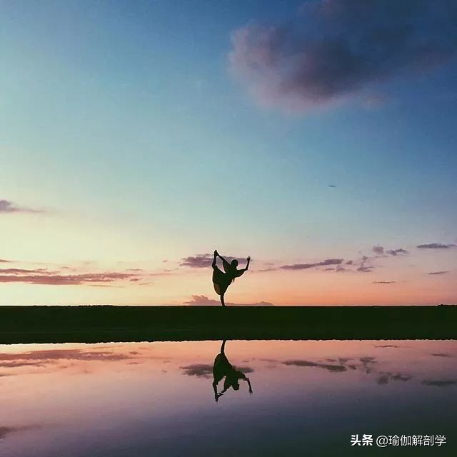 一个女孩几岁练瑜伽赚了十万 (瑜伽年入千万)