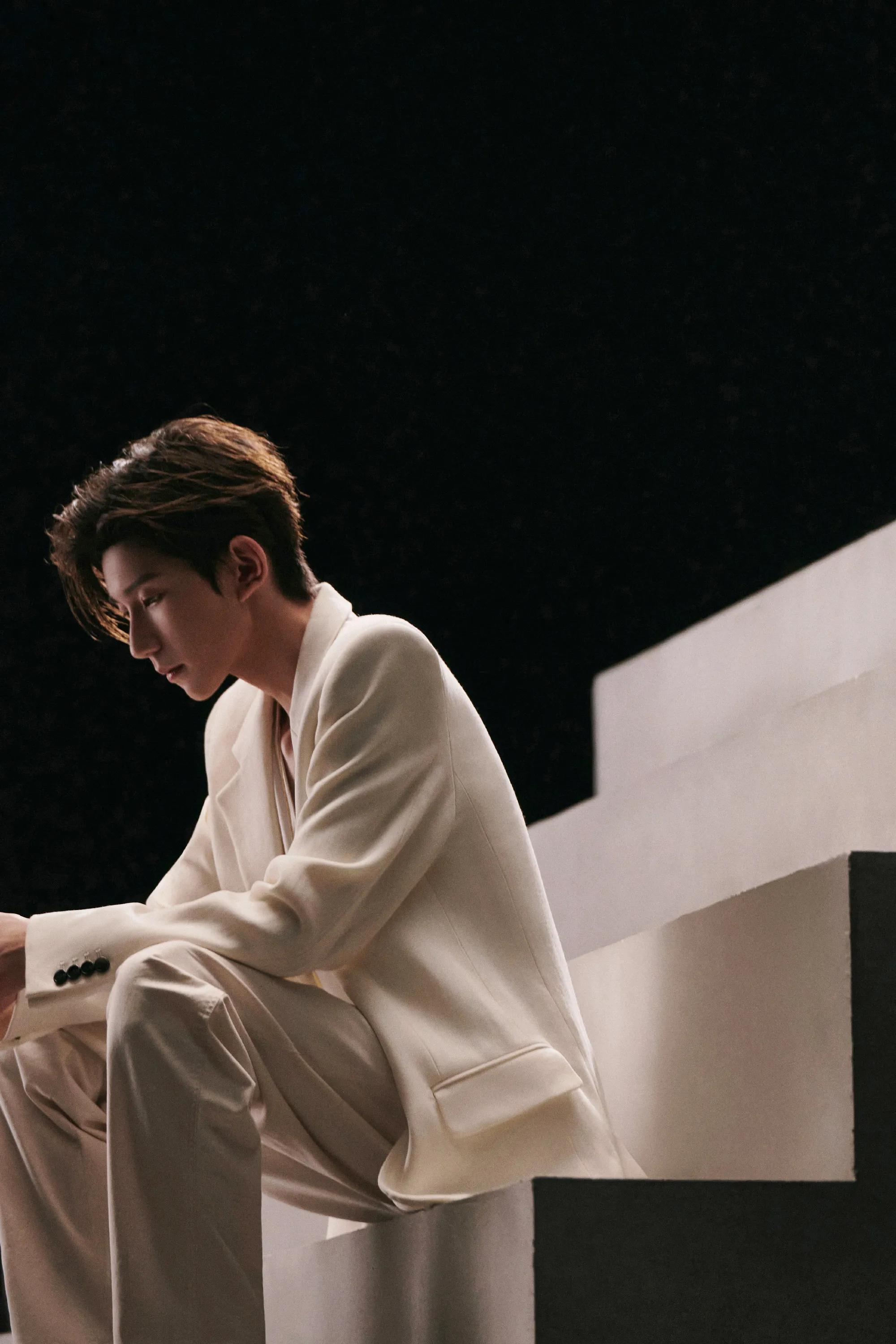 王源重回母校上课,王源回到最初的地方