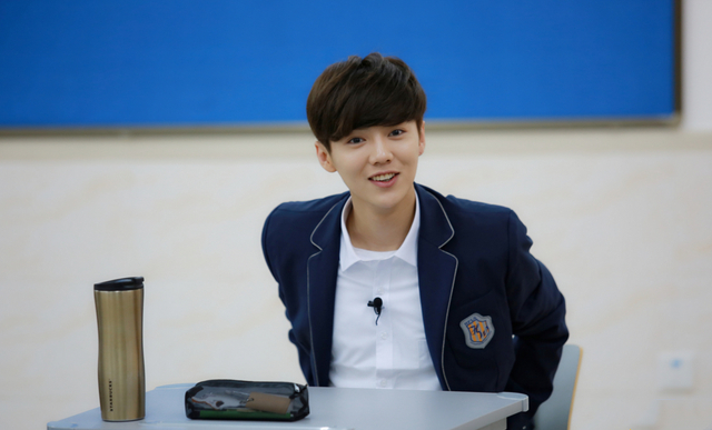 初中男生认为很帅的动作,初中男生很帅的行为