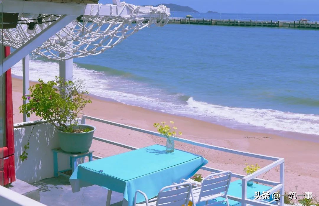 三亚郊外的海边社区,这里藏着“流量密码”还是另一种生活?