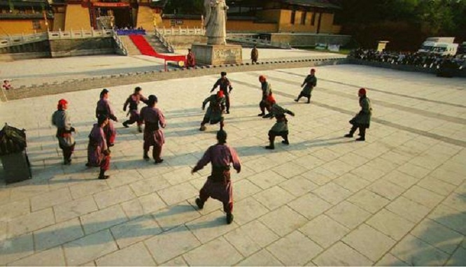 足球发明的起源,足球的起源英文