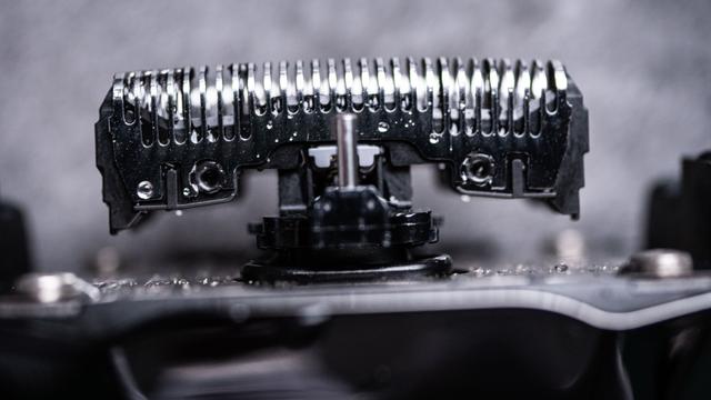 喜欢的女孩给我买了剃须刀,当女朋友用了你的剃须刀