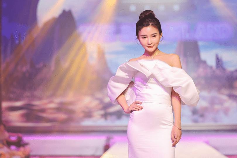 索菲亚20周年庆典音乐会,索菲亚艺术展开幕之夜