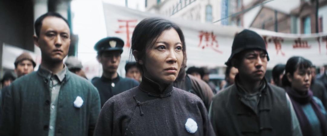 拿下3个第一，主演拍到生理承受极限，这样的电影，就该火向全国