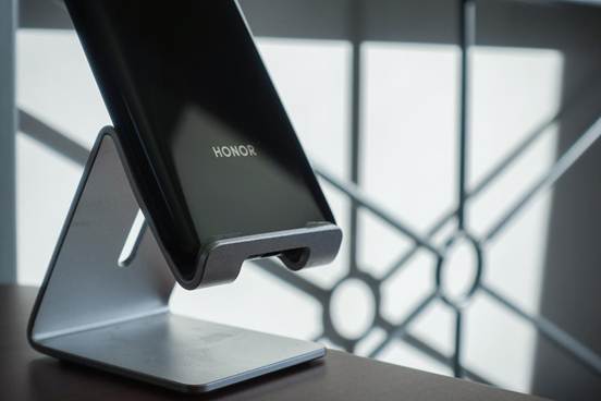 2019年荣耀v20还值得入手吗,荣耀v20与荣耀20s对比评测