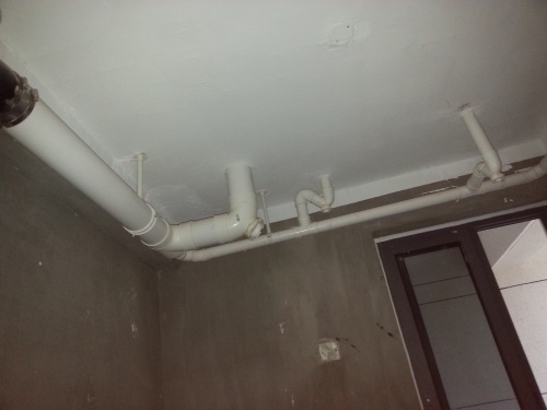 卫生间马桶孔距留大了该怎样补救,新房装修马桶坑距怎么测量