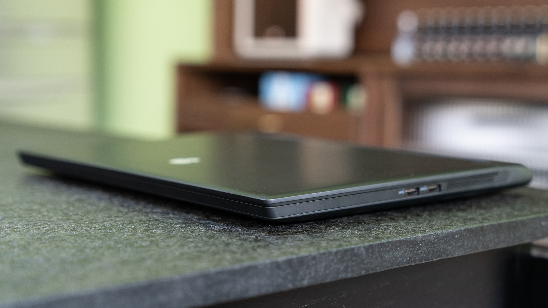 玩家的终极梦想英雄联盟,alienwarem15r6游戏本外观