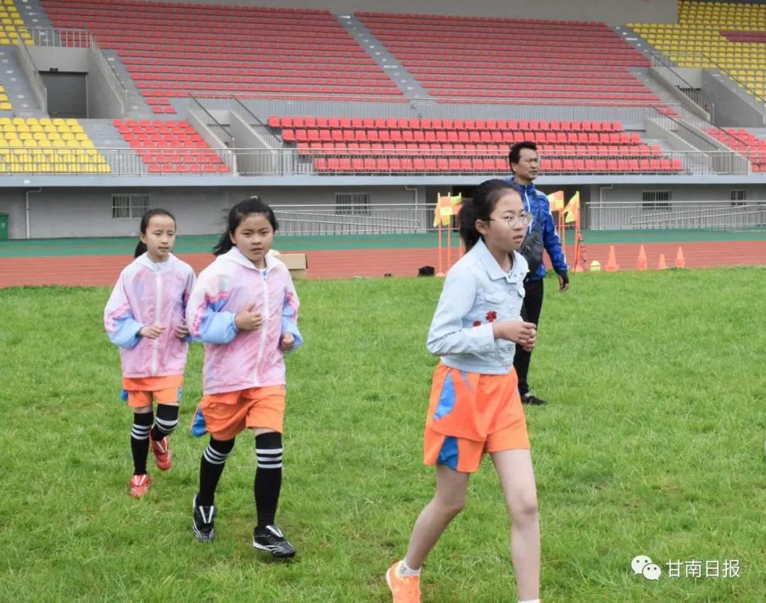 奔跑吧少年青少年足球夏令营,奔跑吧少年泉州篮球训练营