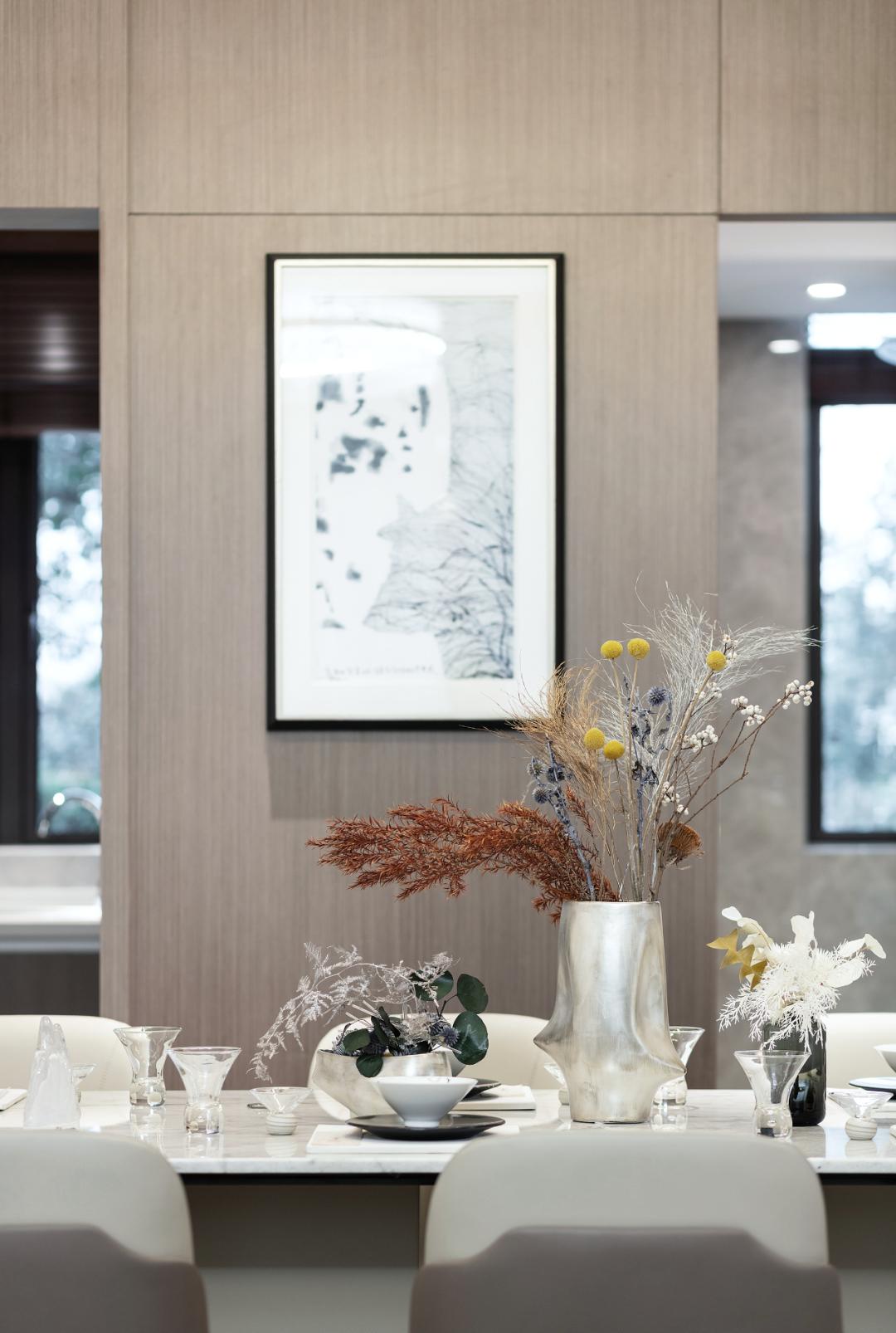 「香港方黄集团新作」静谧无忧桃花源vs烈艳蓝金Dior