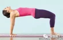 瑜伽提胸初学在家练,瑜伽胸腔上提肋骨要向上吗