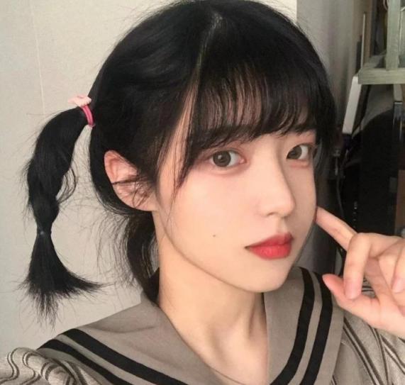 粉扑、美妆蛋、化妆刷，用它们化妆有什么区别？