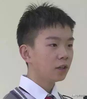 0.89秒复原魔方！12岁武侯娃亮相央视，挑战魔方速拧职业高手