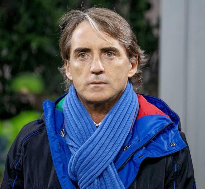 意大利教练曼奇尼巴神,欧洲杯赛后吐槽