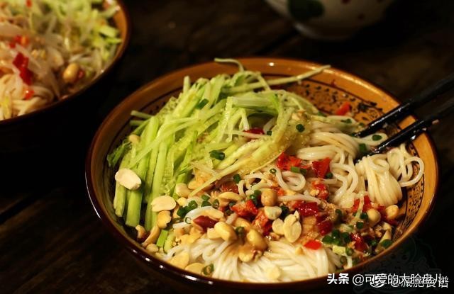 酸辣白菜魔芋丝减脂餐,酸辣魔芋丝低脂