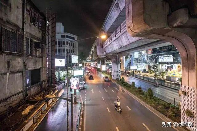 曼谷旅行去哪里买买买,购物天地,收藏这份攻略让你省下不少钱