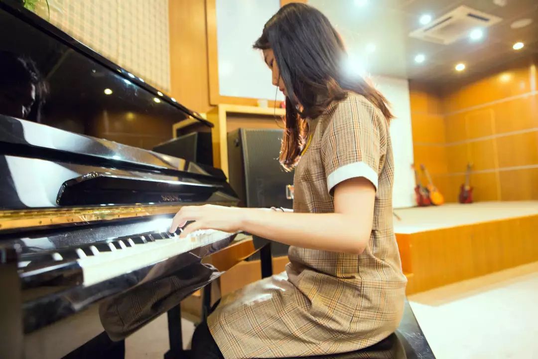 深圳罗湖奥斯翰外语学校有初中吗,奥斯翰外语学校在哪里