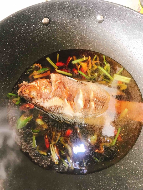 炖鱼前放盐腌制一下好吗,炖鱼之前怎么腌制有味