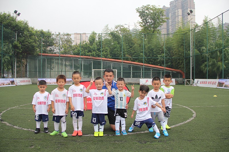 快乐足球启蒙教育,足球启蒙班快乐训练