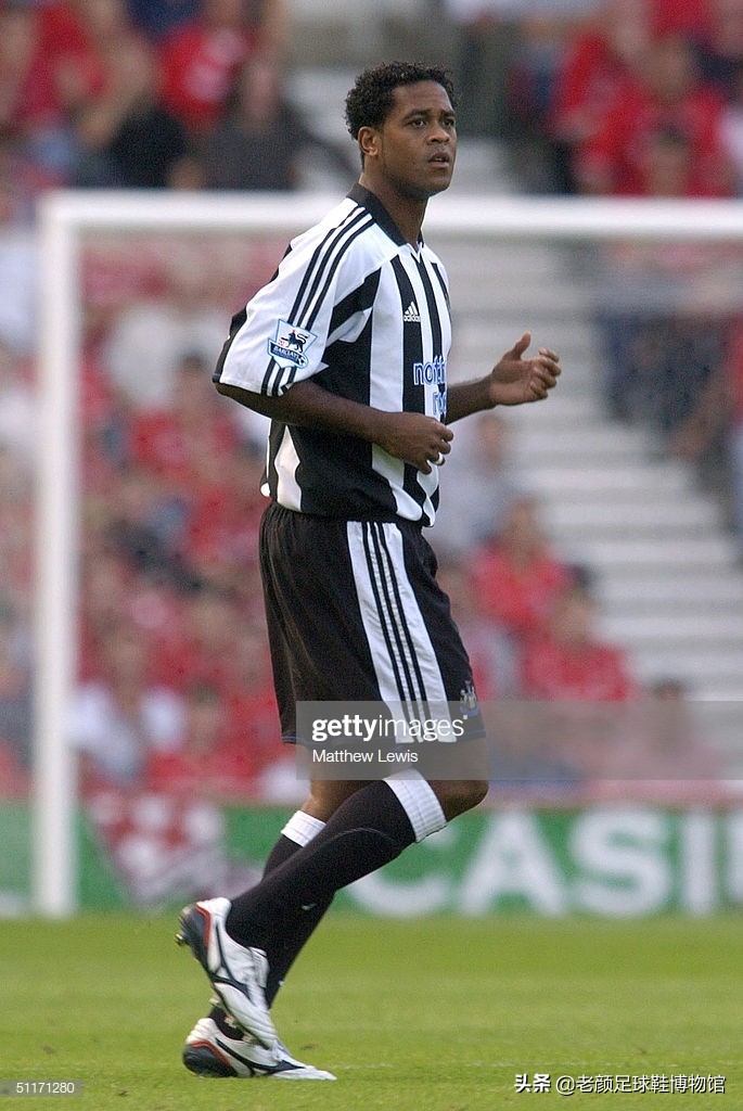 踢翻米兰王朝的贾府少年，身背“杀人犯、强奸犯”恶名的荷兰锋霸