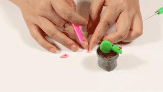 可以贴在墙上用卡纸做的大仙人掌,手工卡纸仙人掌盆栽幼儿园