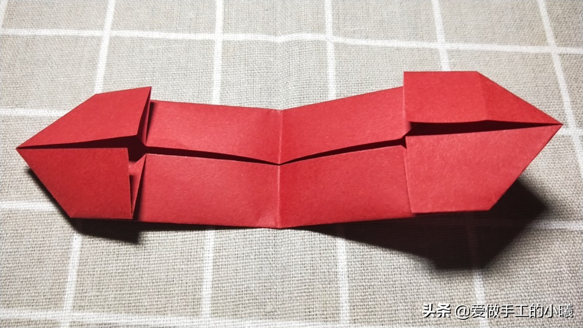 爱心书签用一个正方形纸怎么折,怎样用很小的白纸做一个爱心书签