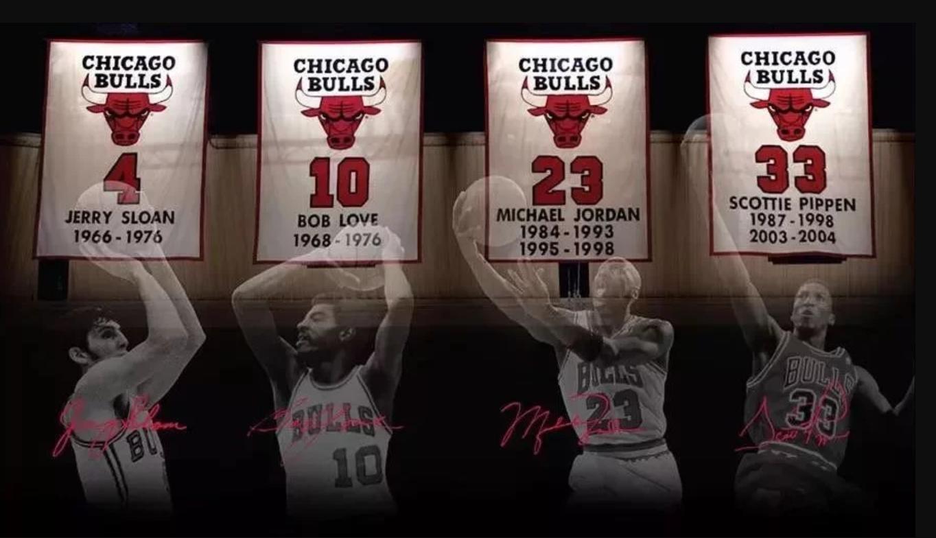 杰里·斯隆，是伟大球员，更是伟大的教练，退役了三件球衣号码