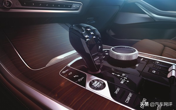 豪华suv对比测试宝马x5,性能优秀驾趣十足的宝马x5