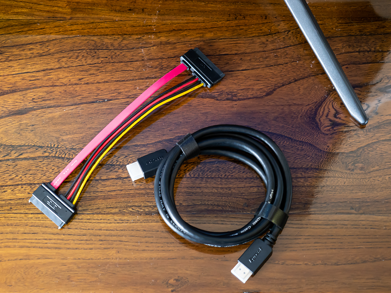 现在一千块钱左右的电视机,现在一千块手机