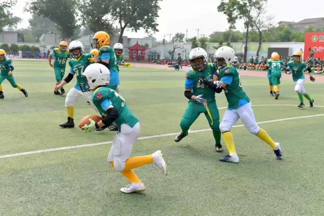 一百多人体育节开场,体育1000人活动