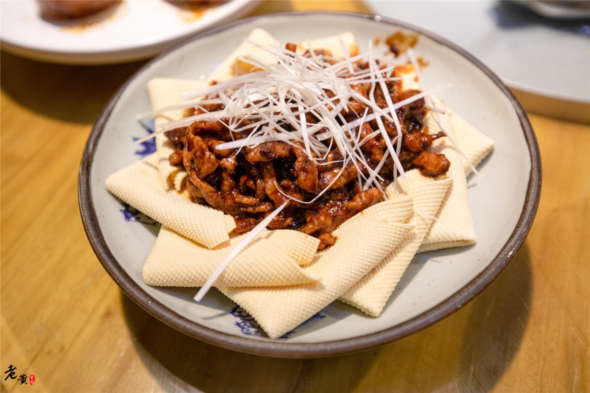 在北京吃烤鸭学知识，为什么总感觉面皮不够，郭德纲早已告知答案