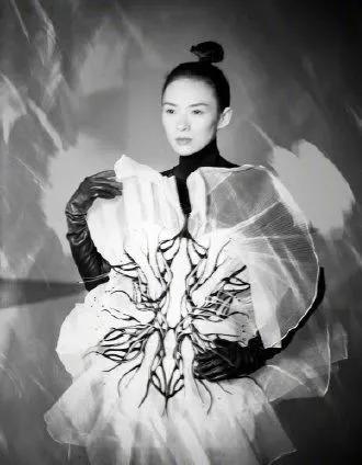 盛典集聚，明星身上百万级别的「高定礼服」，都有哪些“秘密”？